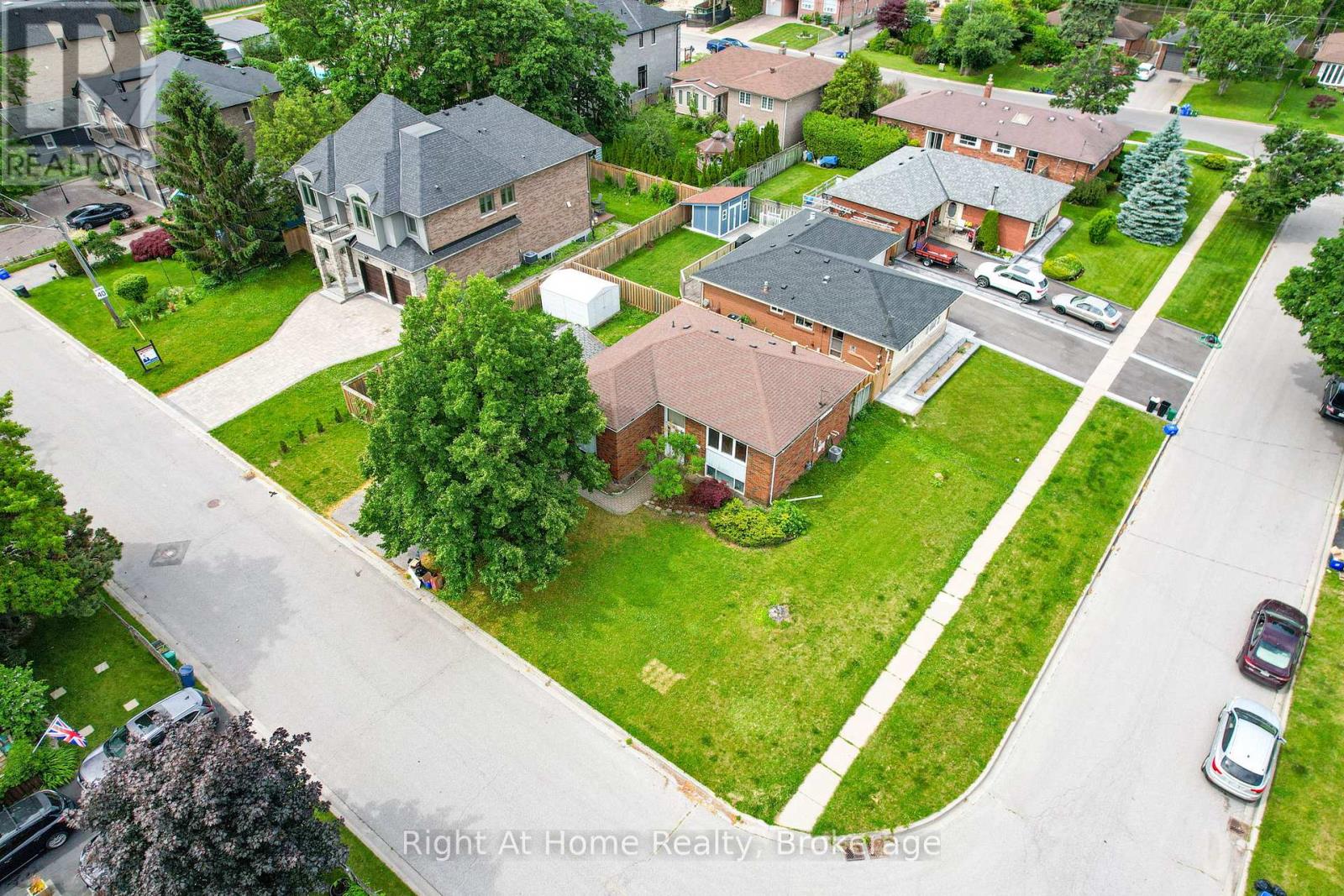 833 VICKI DRIVE - 4