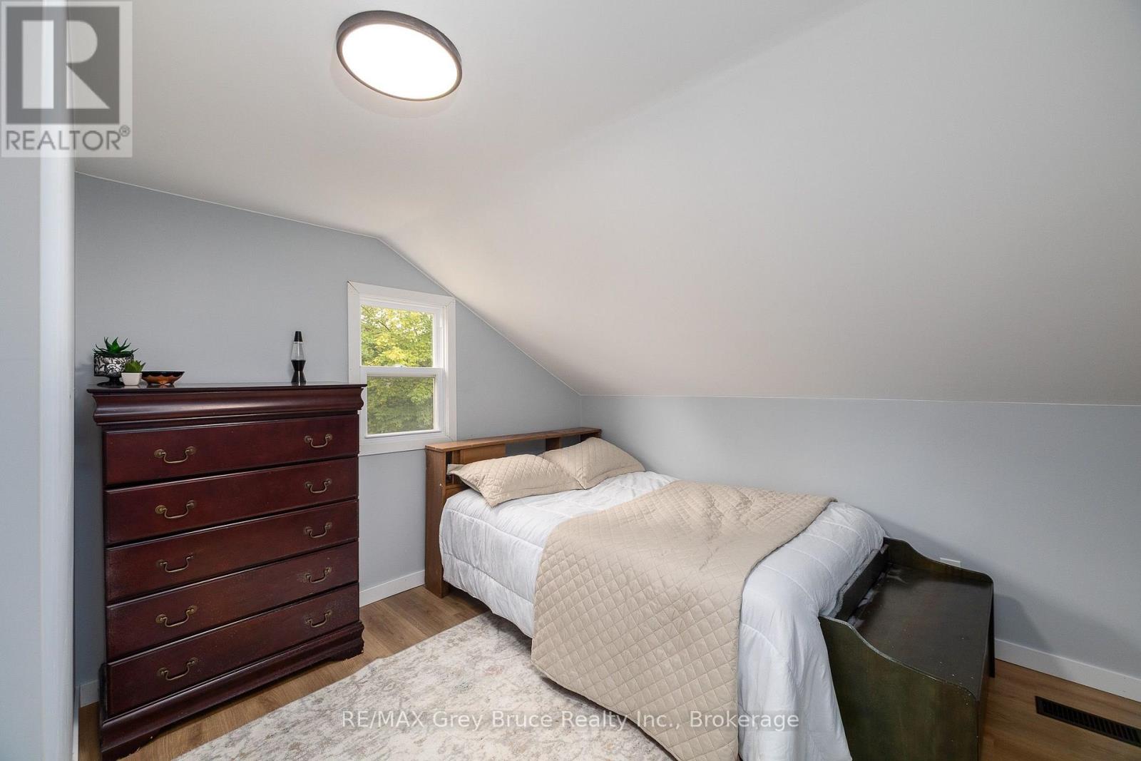 1693 8TH AVENUE E - 15
