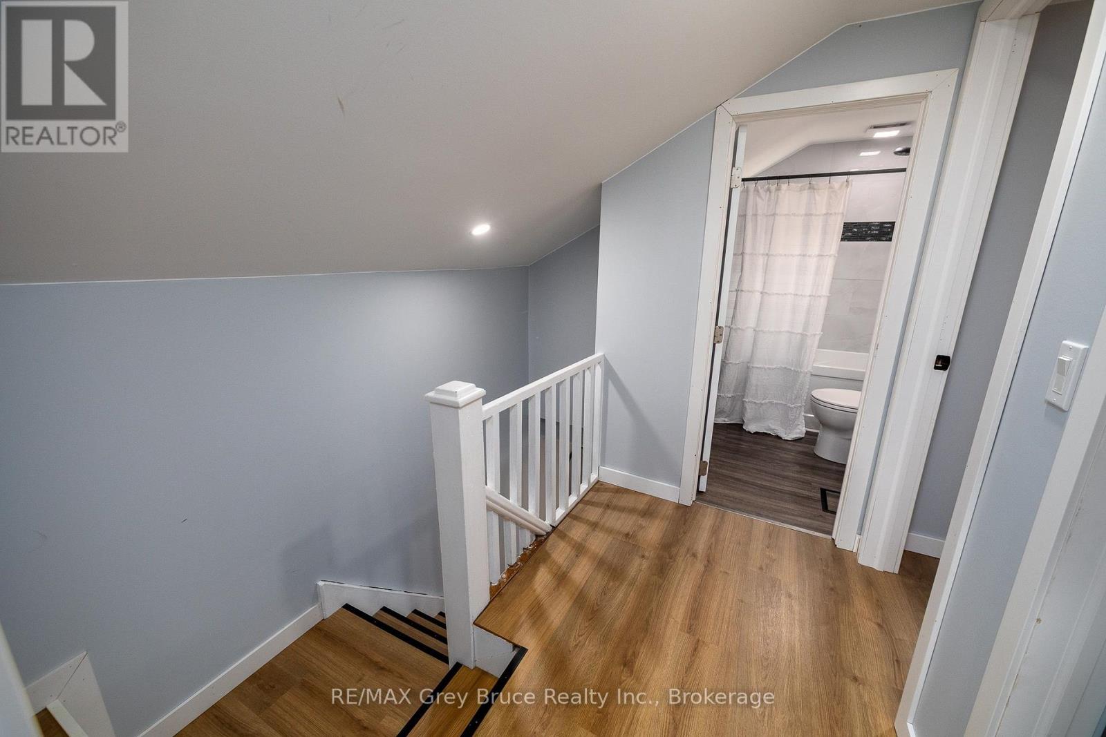 1693 8TH AVENUE E - 18