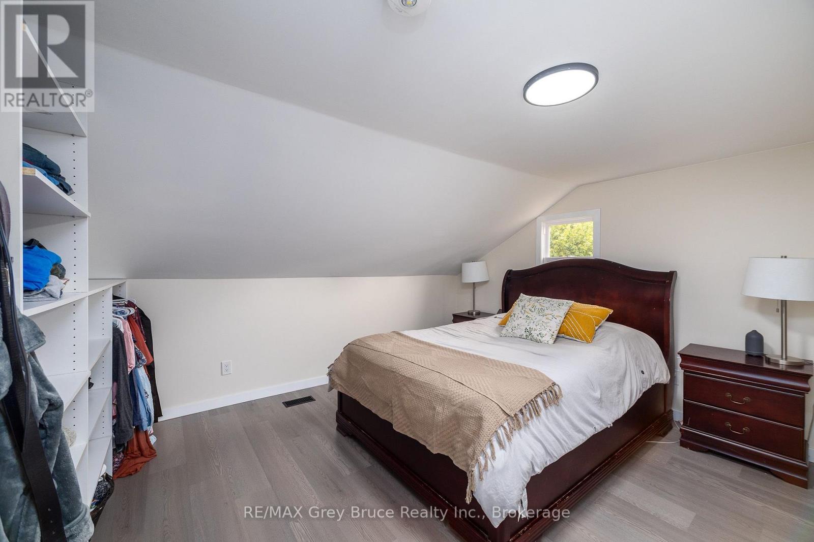 1693 8TH AVENUE E - 19