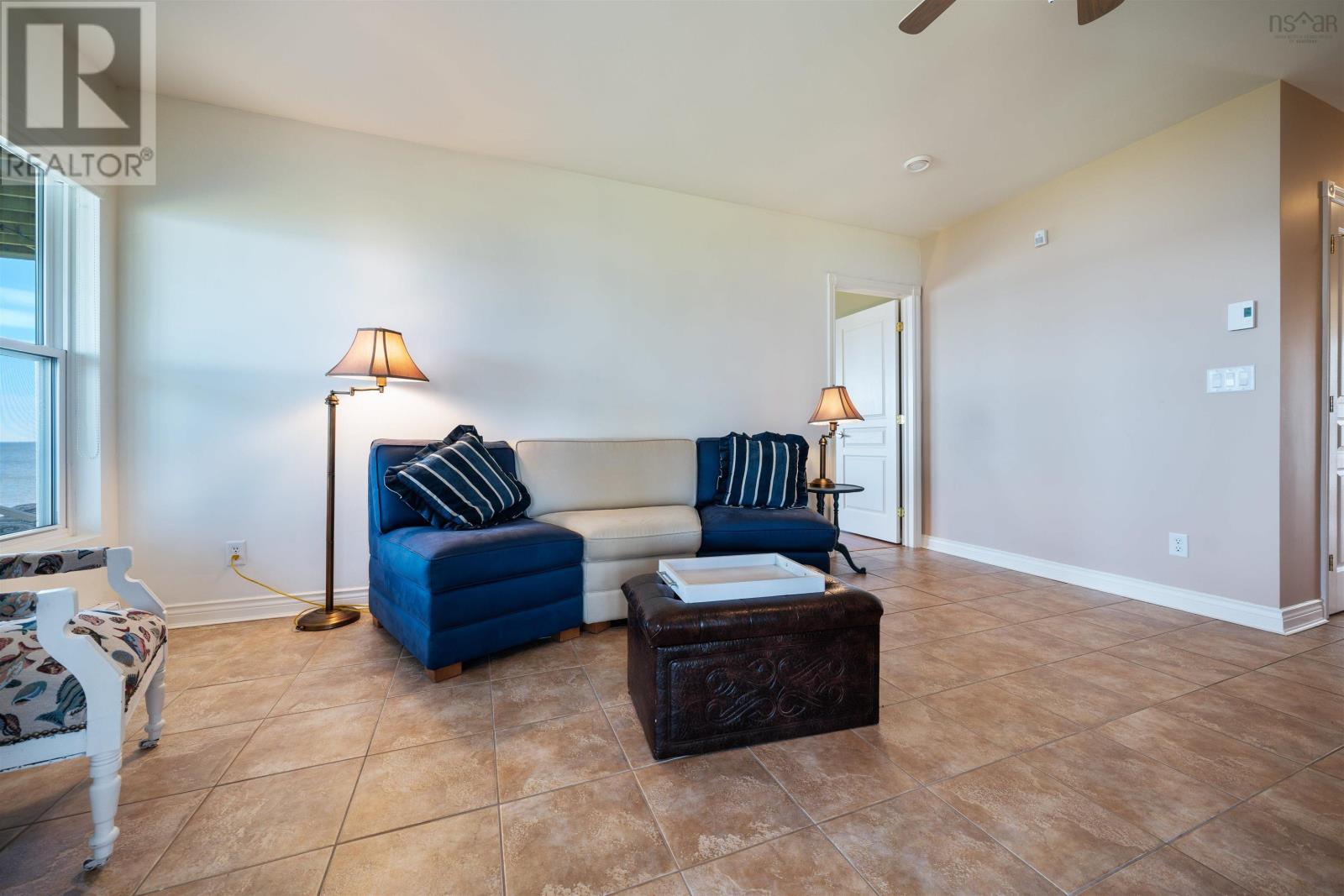 51 Chapman Lane - 40