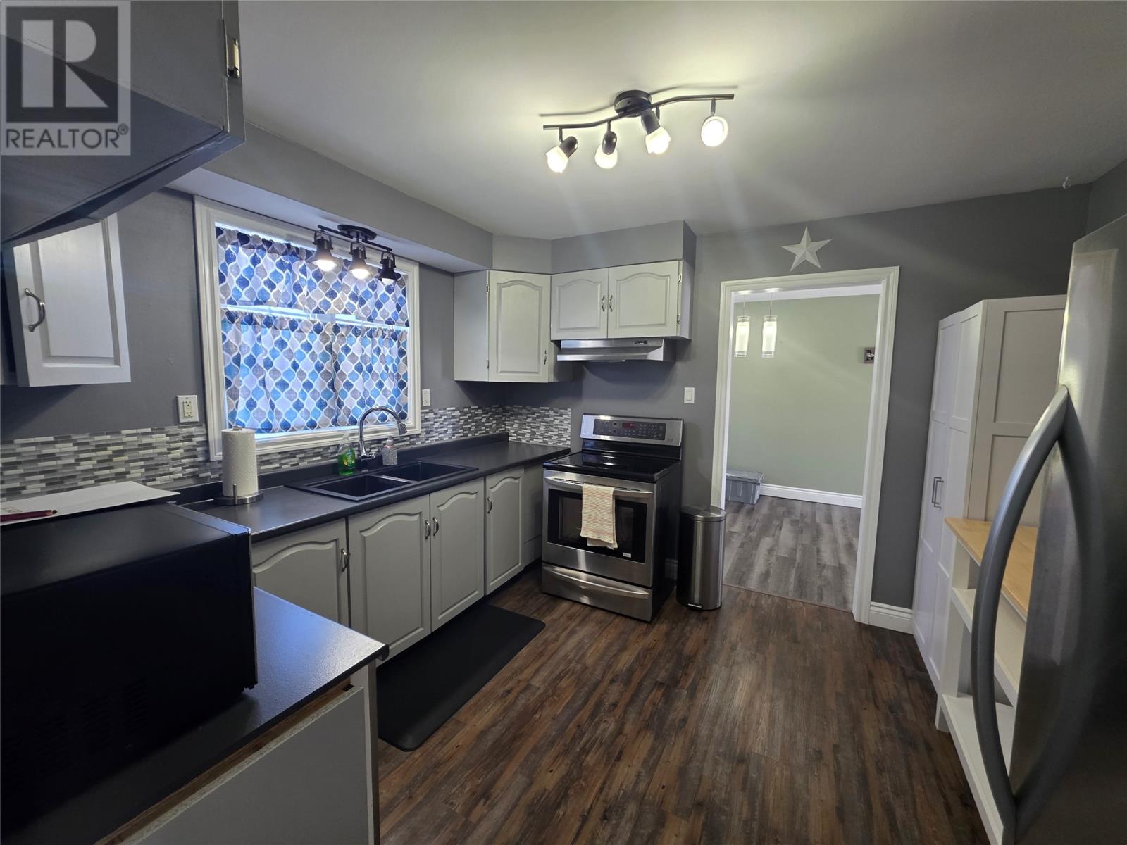 23 Banting Avenue - 4