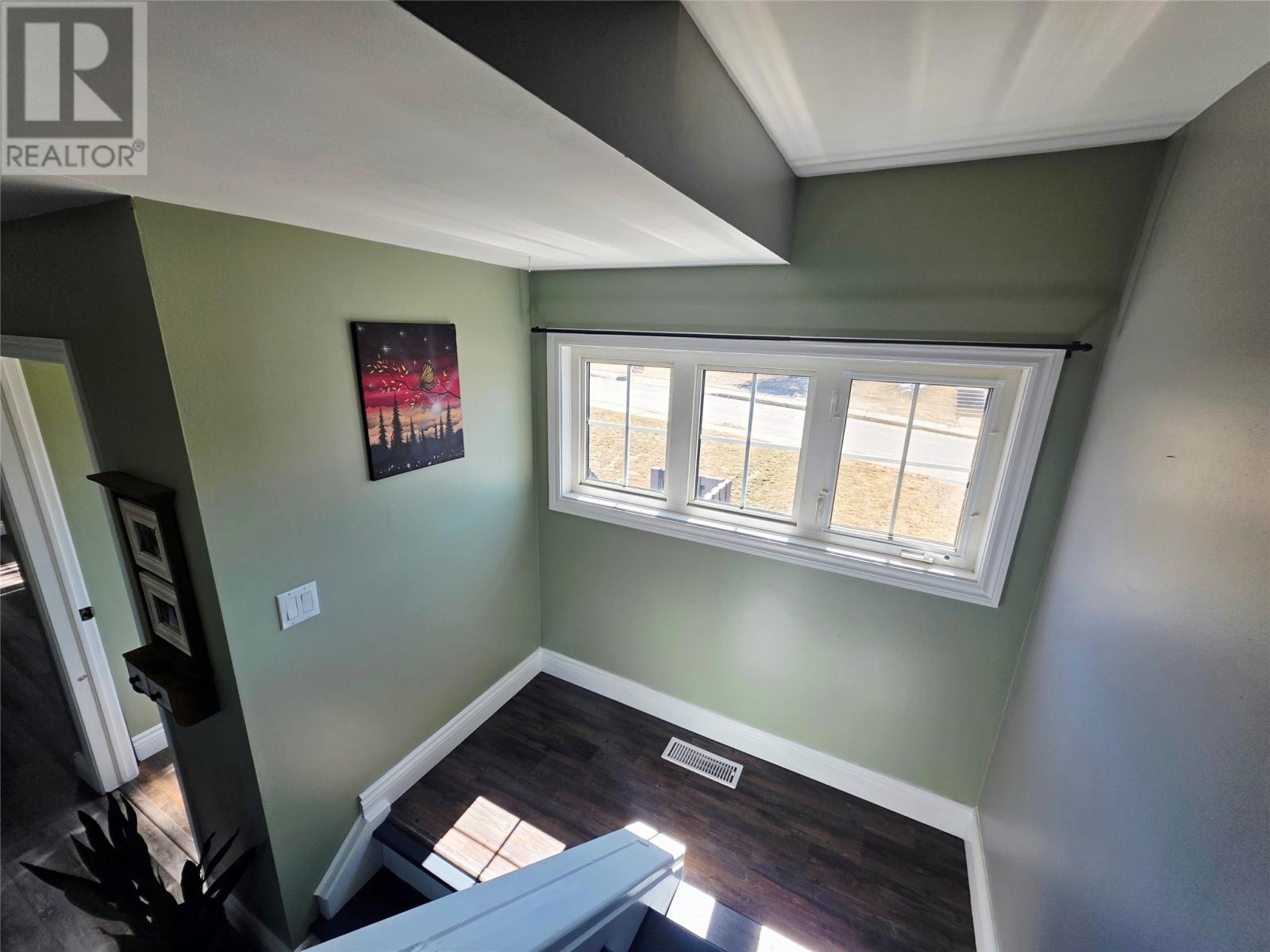 23 Banting Avenue - 11