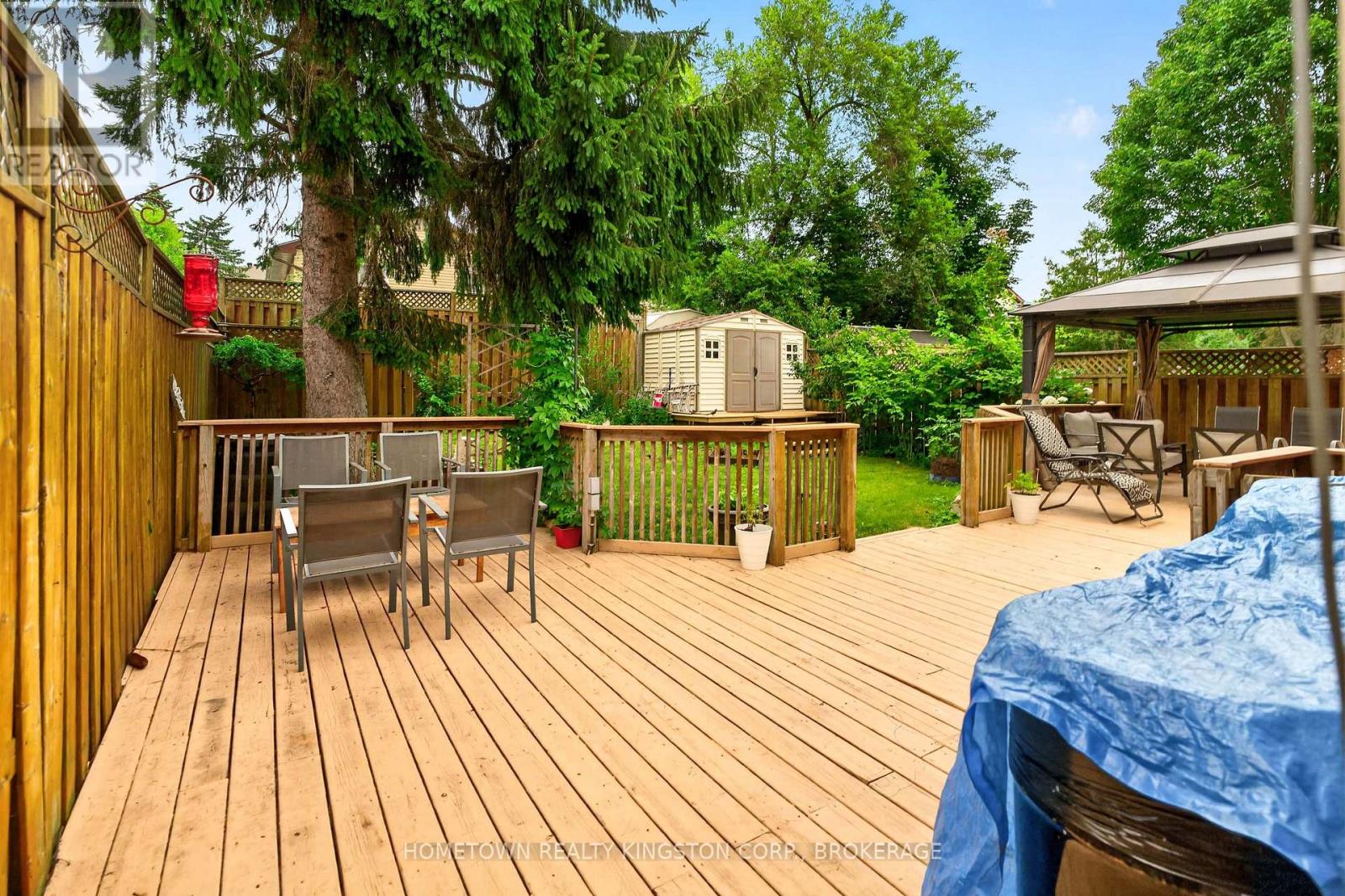 60 GUTHRIE DRIVE - 22