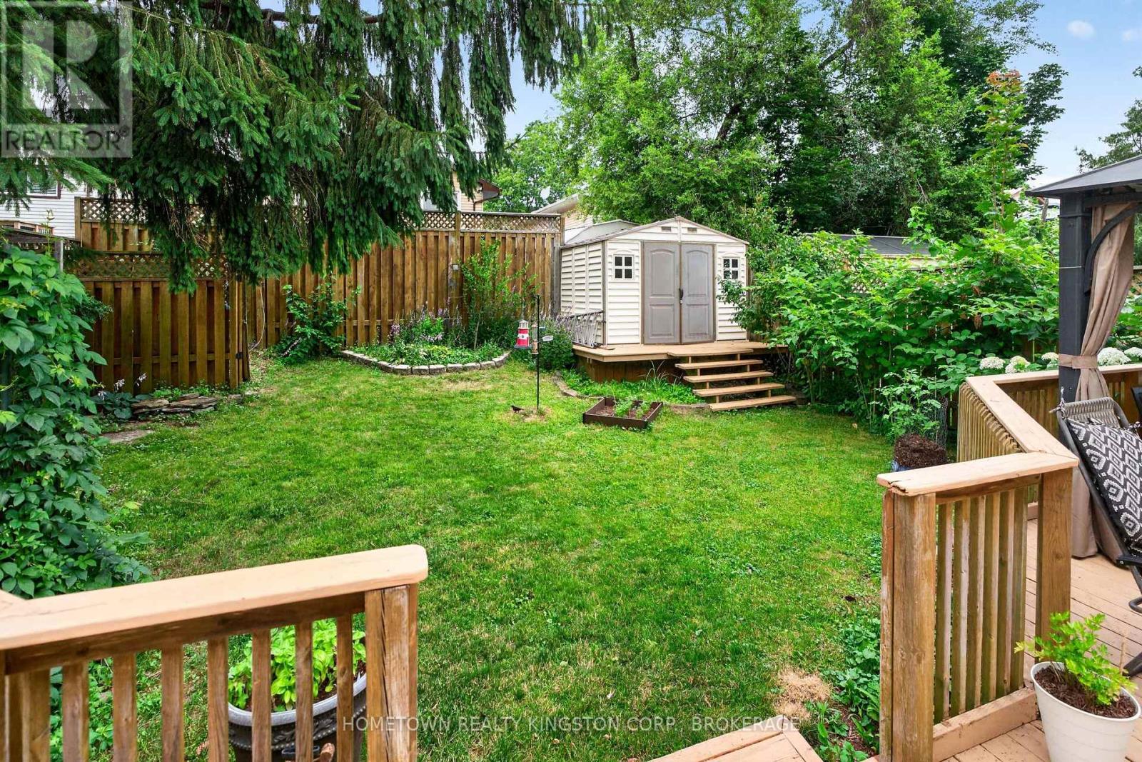 60 GUTHRIE DRIVE - 23