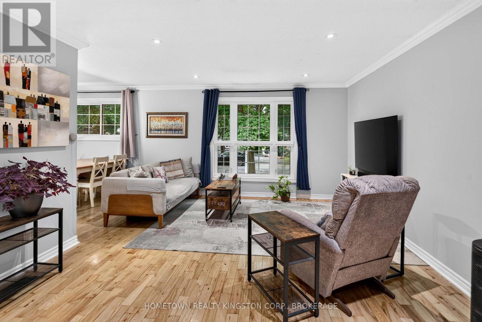 60 GUTHRIE DRIVE - 8
