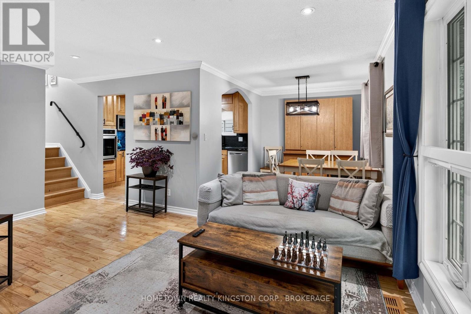 60 GUTHRIE DRIVE - 9