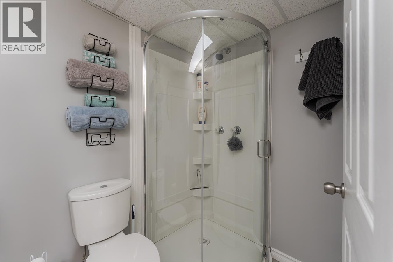 901 VEDDER CRESCENT - 21