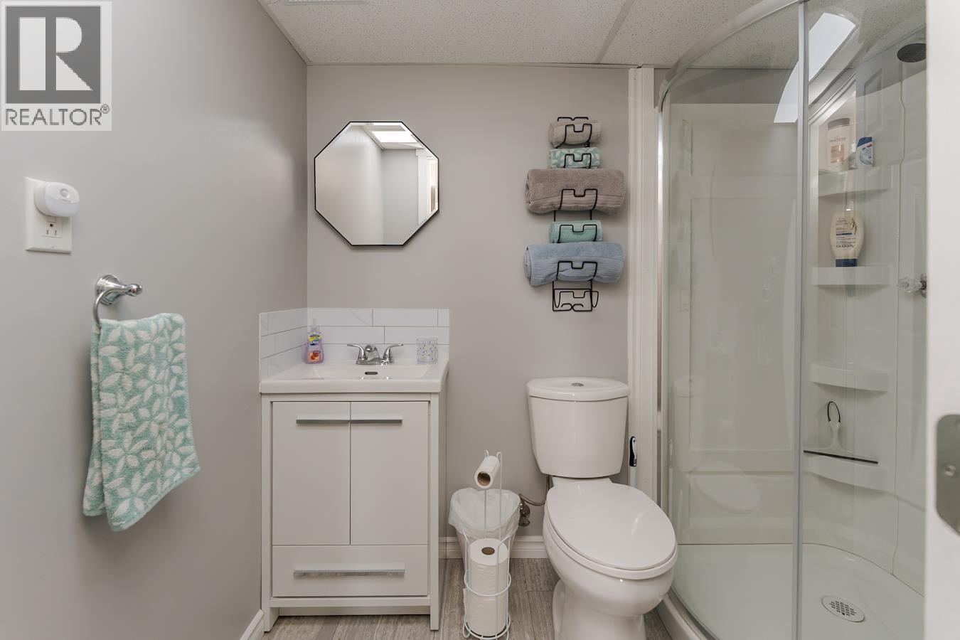 901 VEDDER CRESCENT - 20