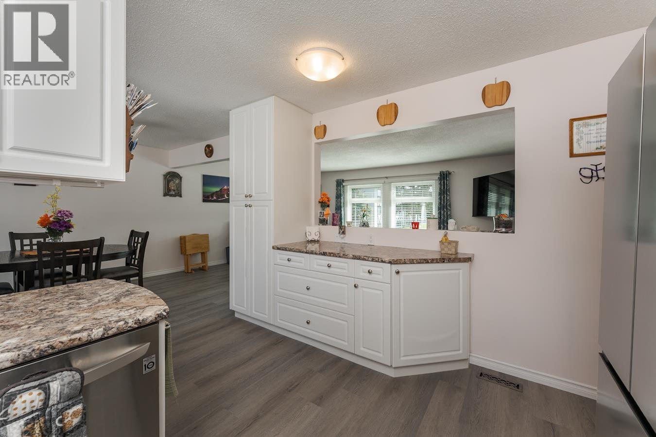 901 VEDDER CRESCENT - 12