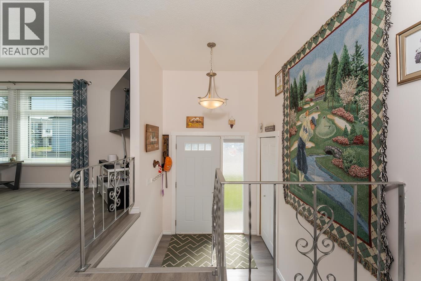 901 VEDDER CRESCENT - 3