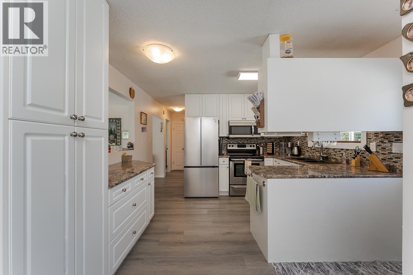 901 VEDDER CRESCENT - 8