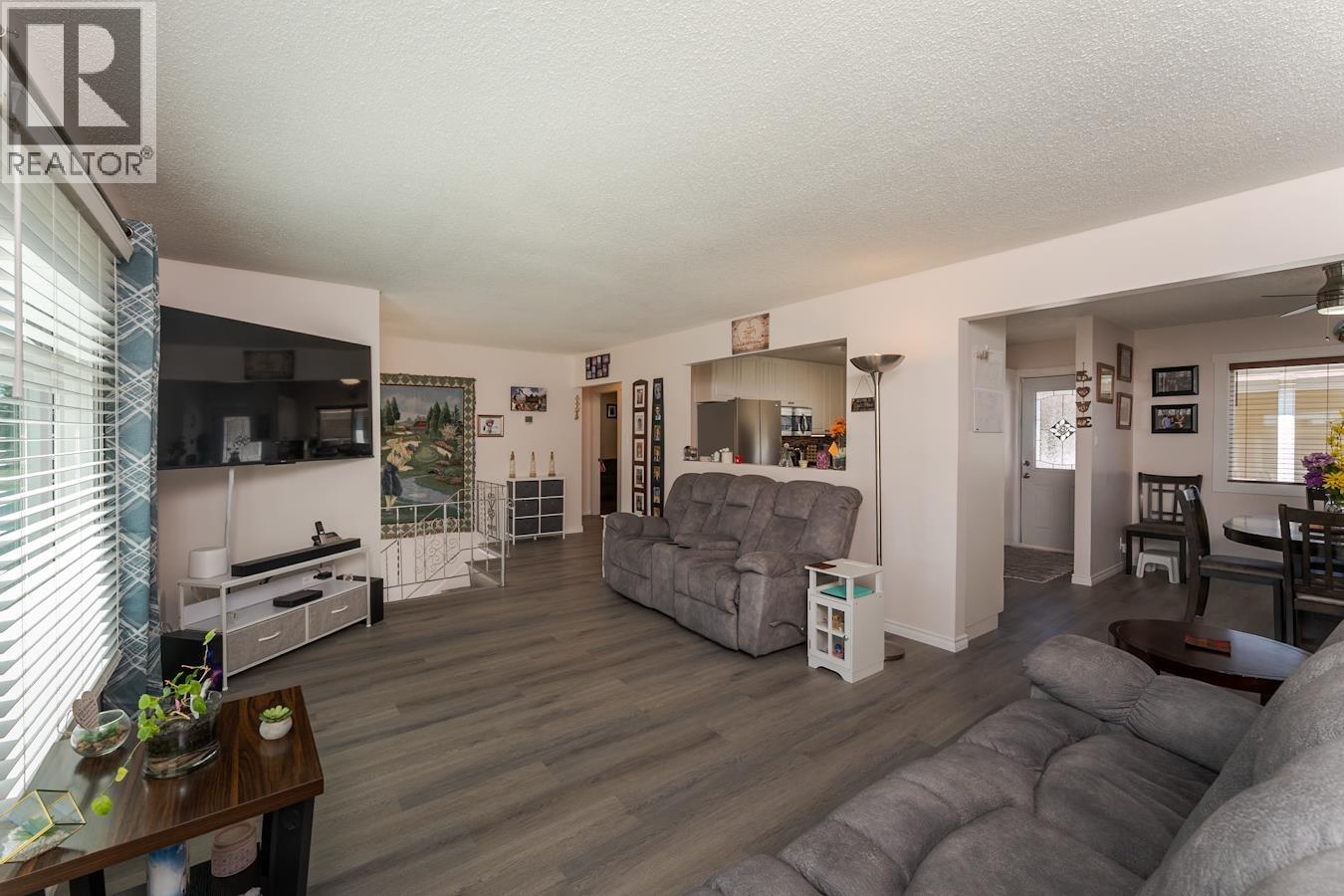 901 VEDDER CRESCENT - 6