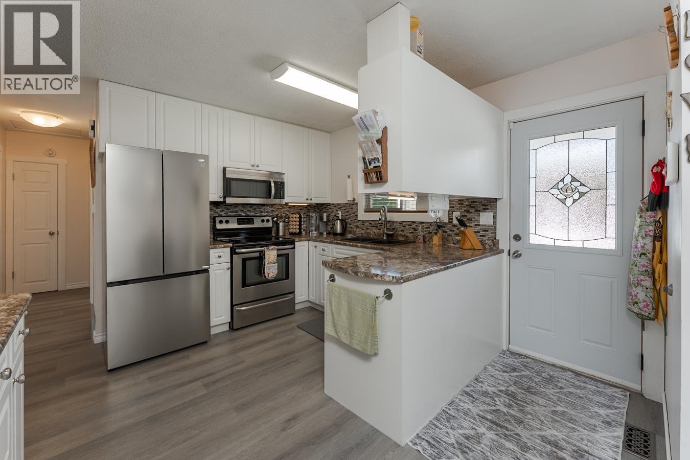 901 VEDDER CRESCENT - 10
