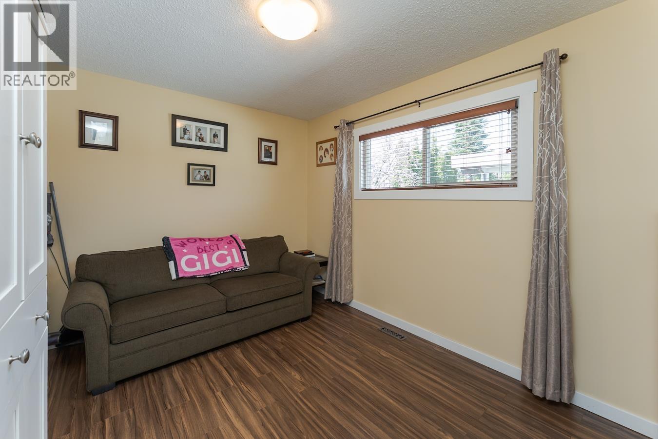 901 VEDDER CRESCENT - 17