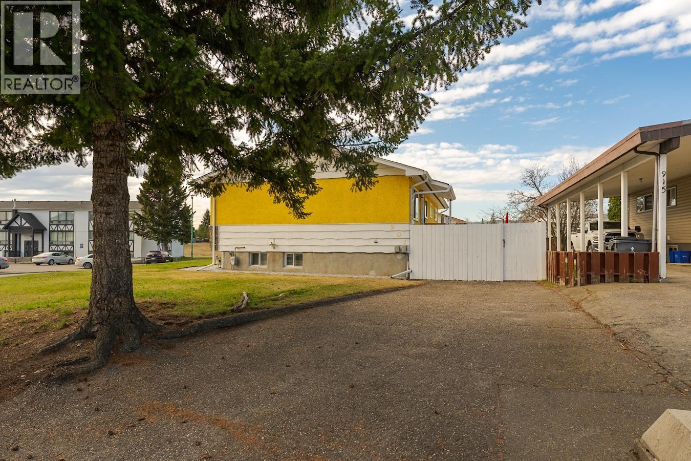 901 VEDDER CRESCENT - 35
