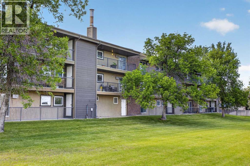 #206 401 Columbia Boulevard W - 3