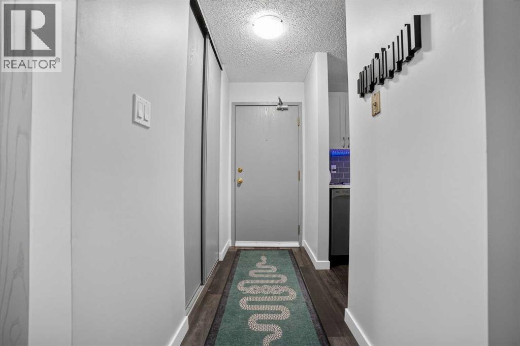 #206 401 Columbia Boulevard W - 8