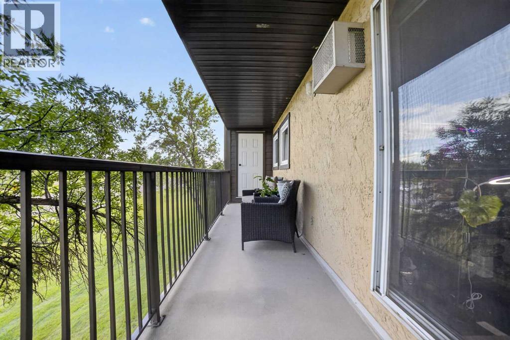 #206 401 Columbia Boulevard W - 4