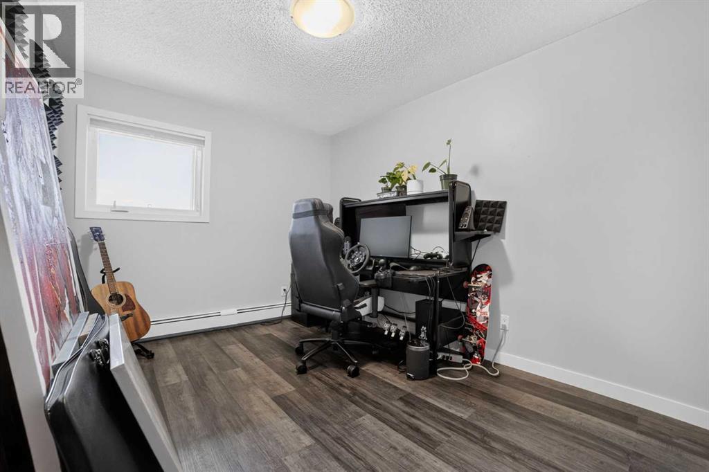 #206 401 Columbia Boulevard W - 22