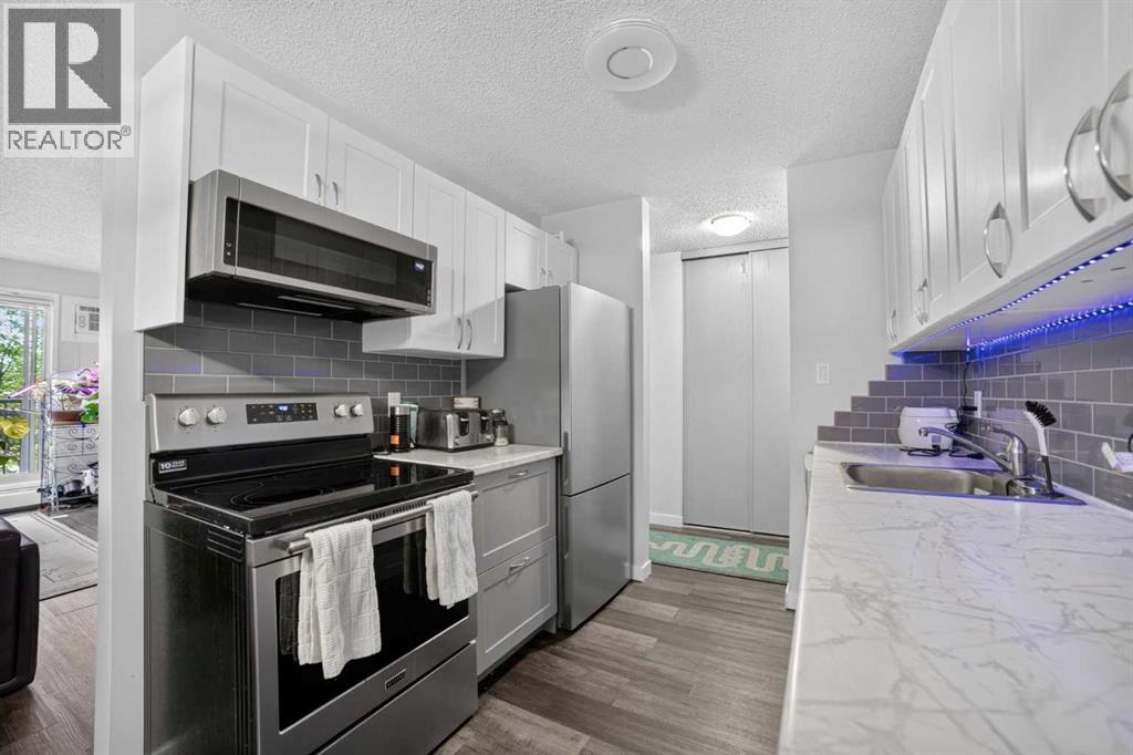 #206 401 Columbia Boulevard W - 11
