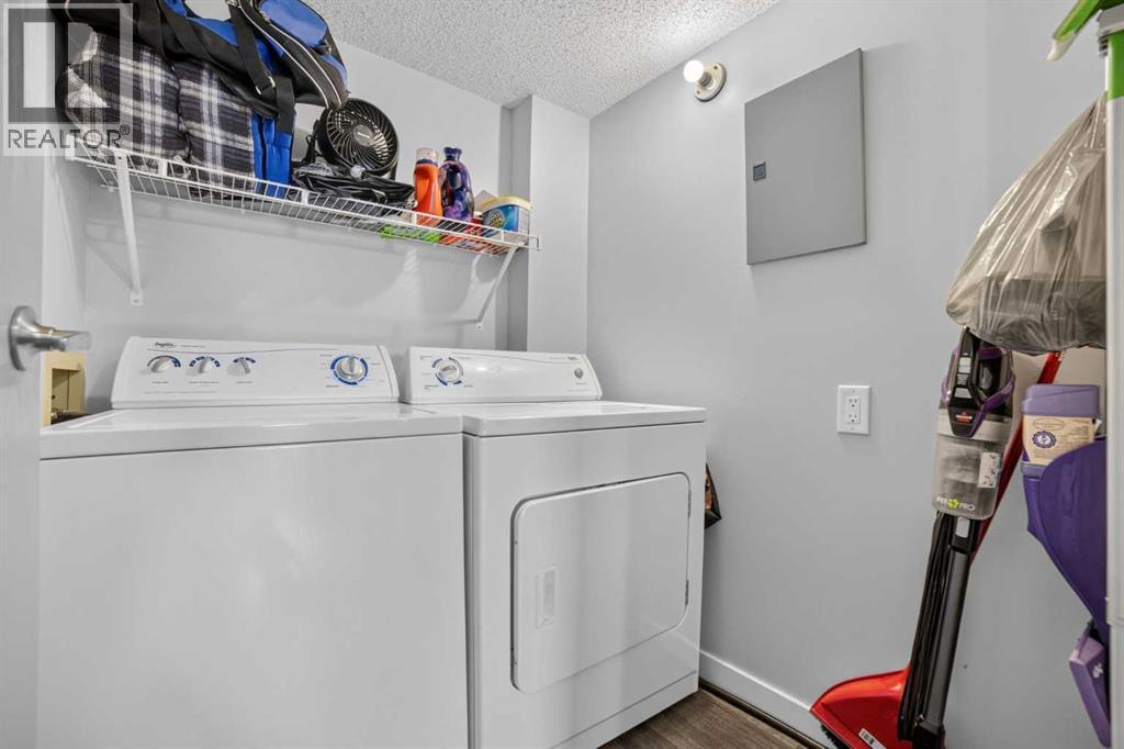 #206 401 Columbia Boulevard W - 25