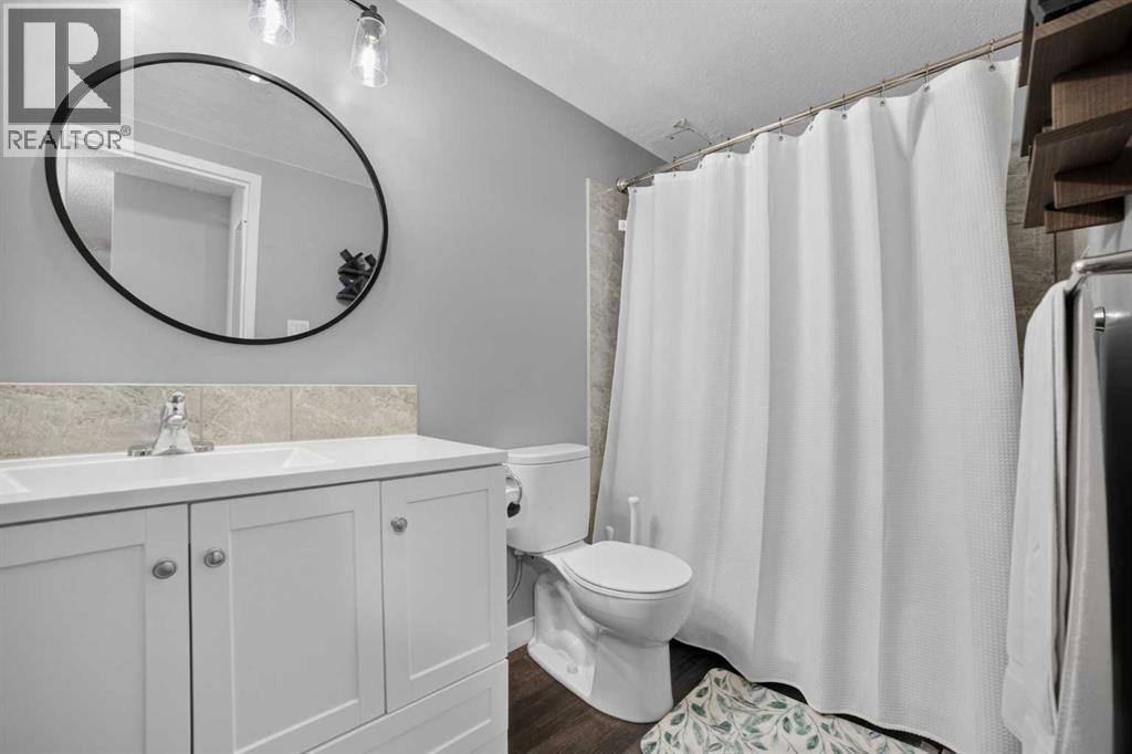 #206 401 Columbia Boulevard W - 24