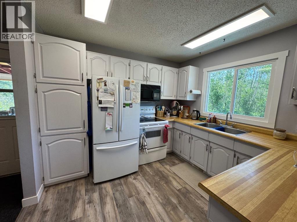 38, 85060 Township Road 722 - 4
