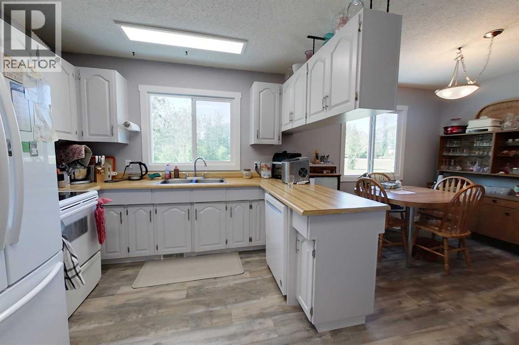 38, 85060 Township Road 722 - 5