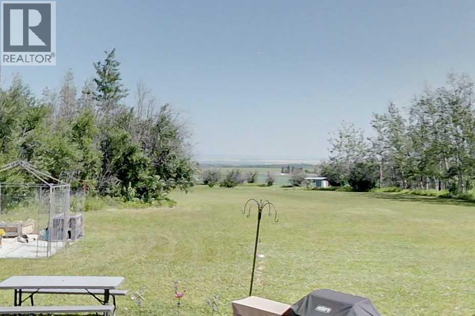 38, 85060 Township Road 722 - 28