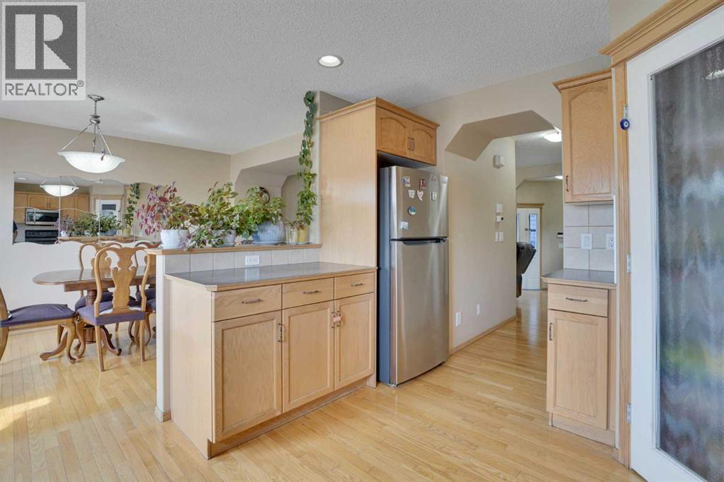 75 Taralea Crescent NE - 12