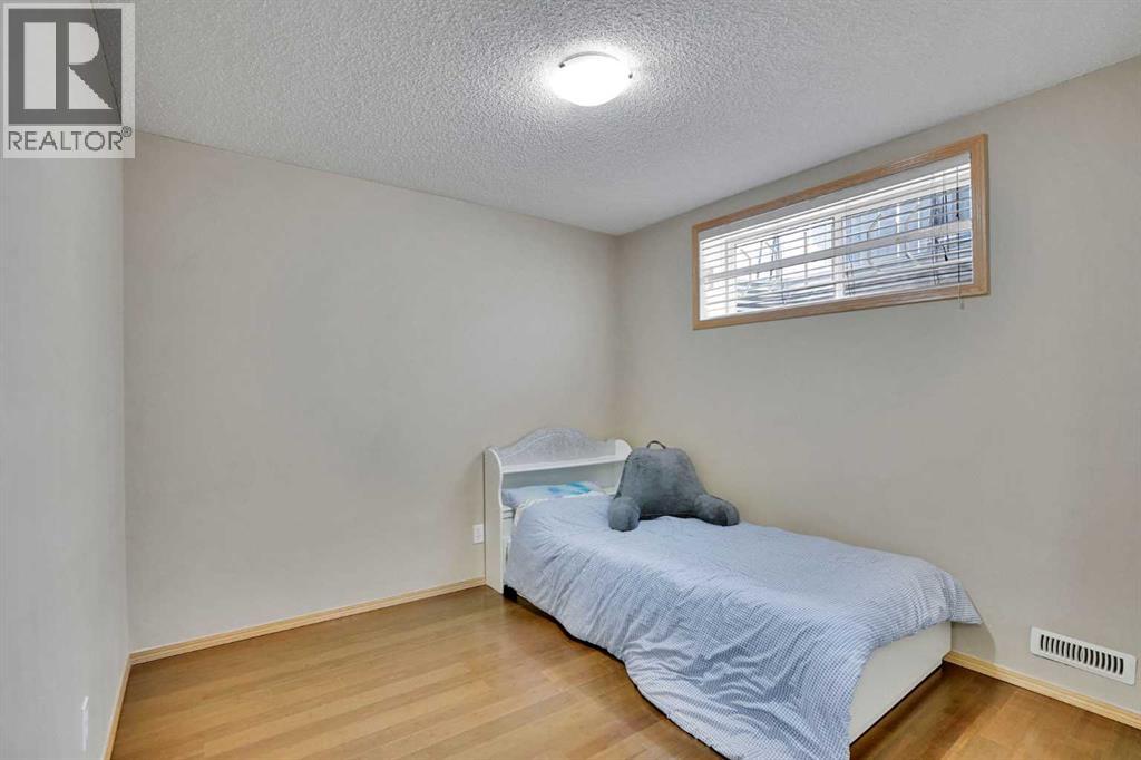 75 Taralea Crescent NE - 27