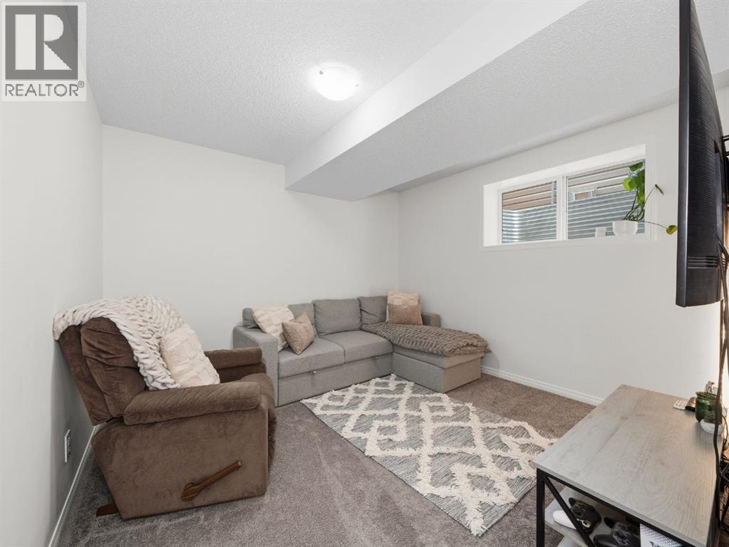 414 Windrow Common SW - 24