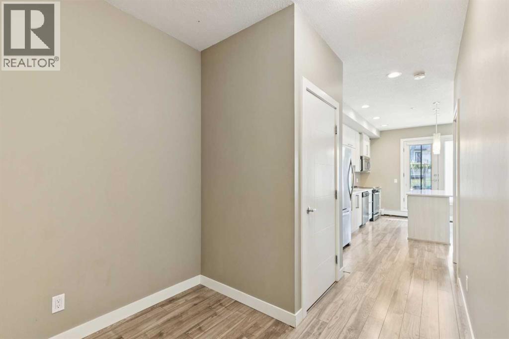 #310 93 34 Avenue SW - 19