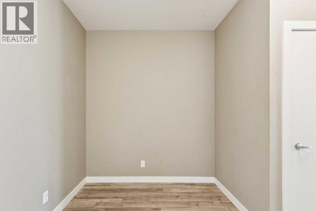 #310 93 34 Avenue SW - 21