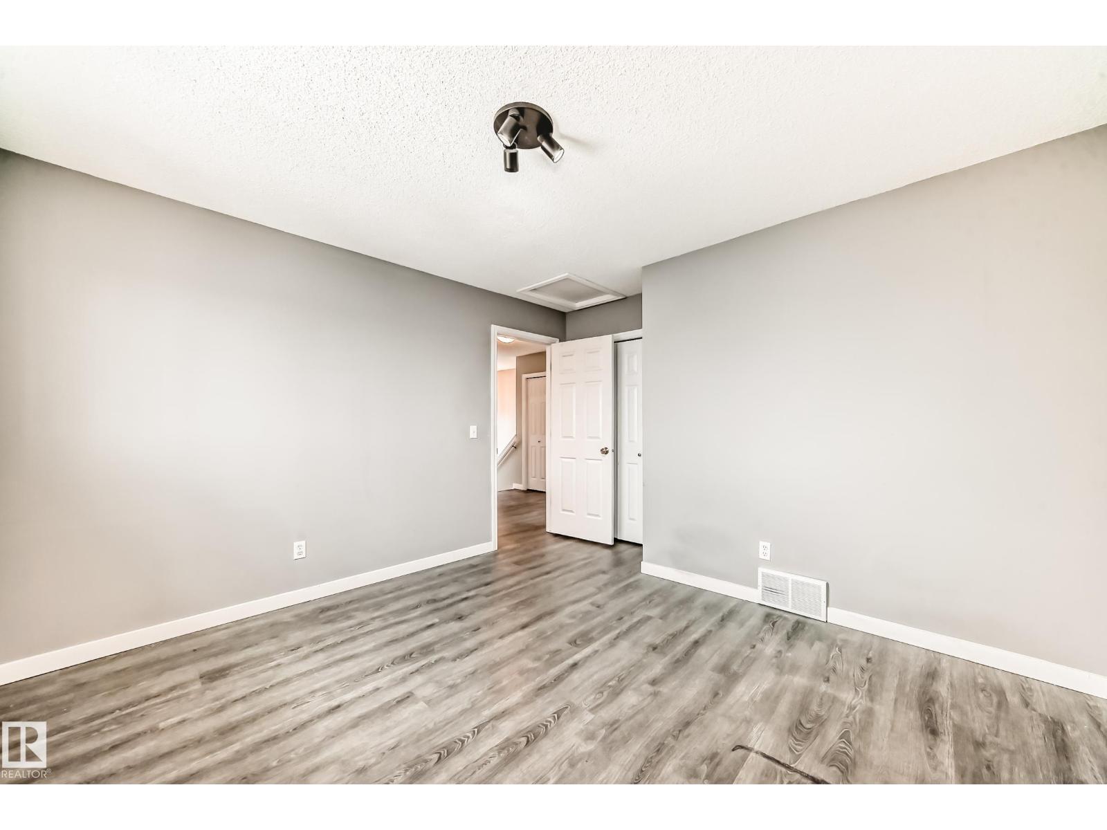 784 BLACKBURN PL SW - 32