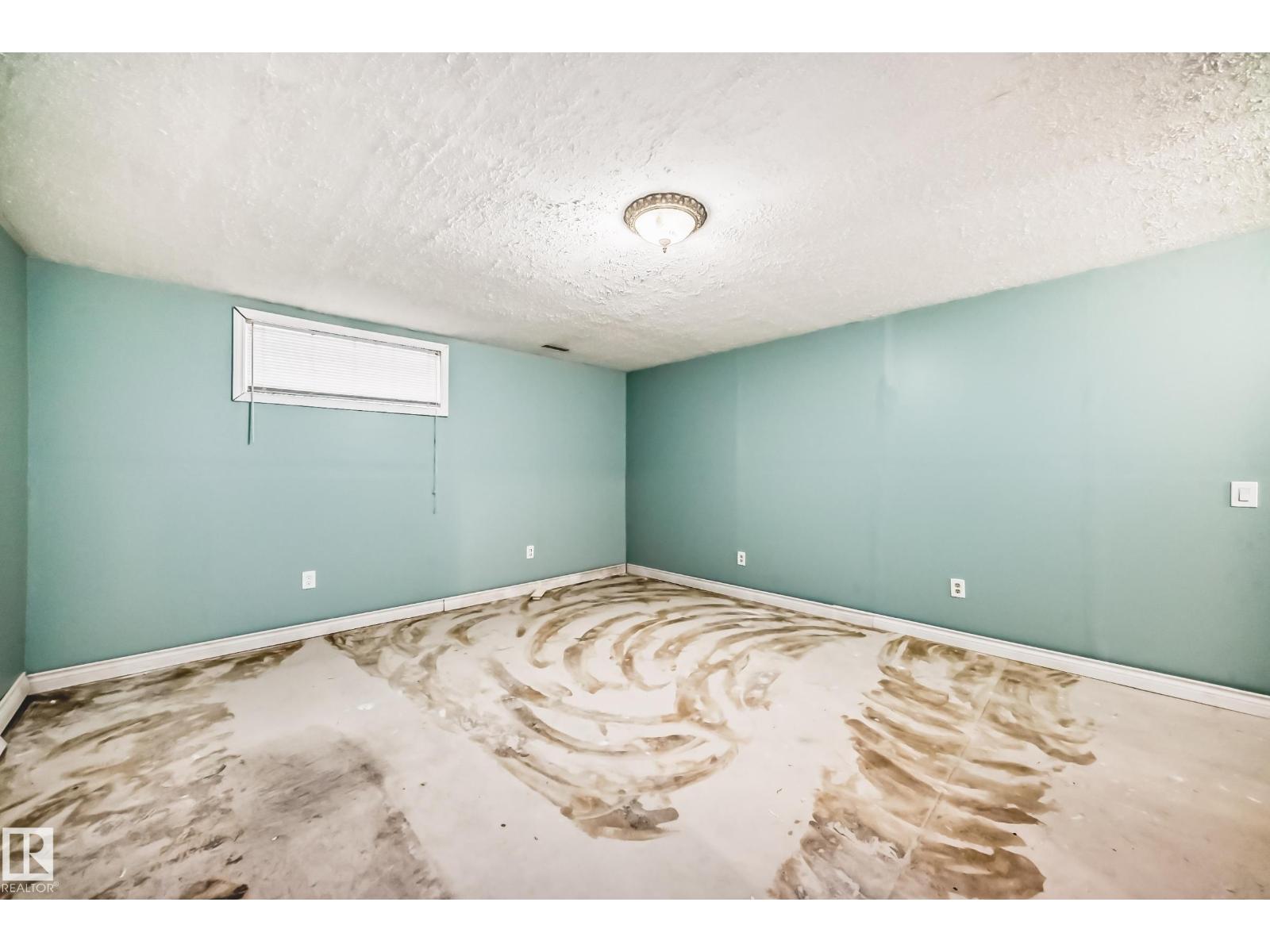 784 BLACKBURN PL SW - 35