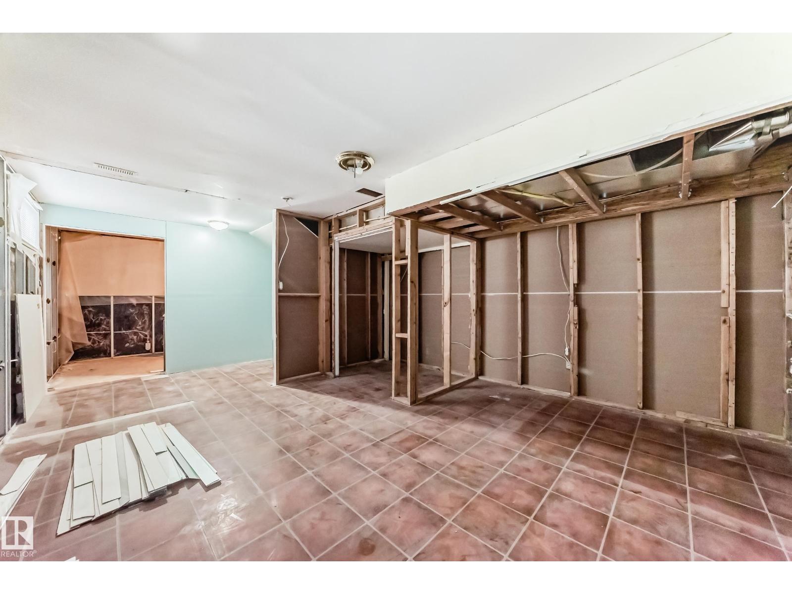 784 BLACKBURN PL SW - 39