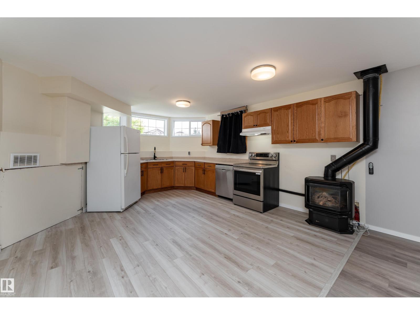 14120 129 ST NW - 34