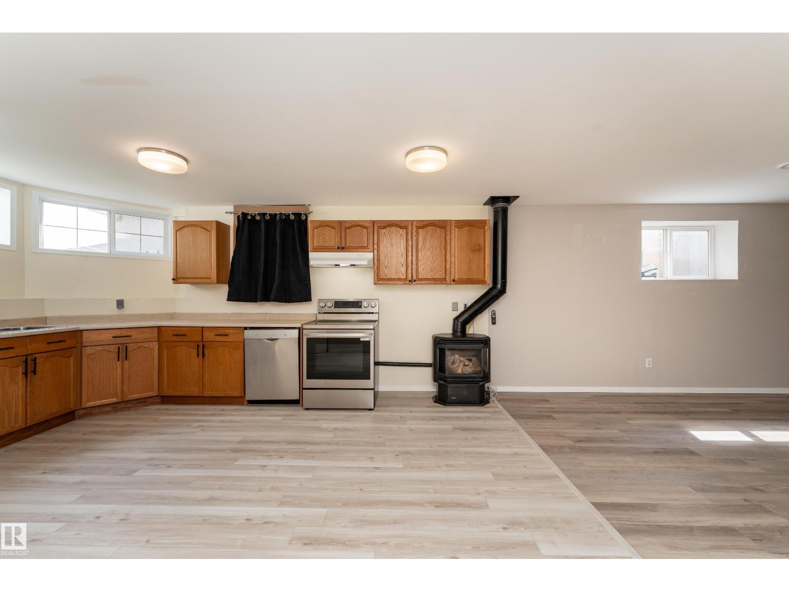 14120 129 ST NW - 37