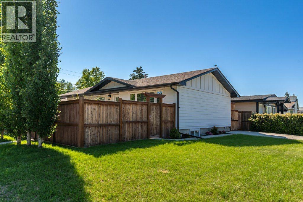 9504 3 Street SE - 34