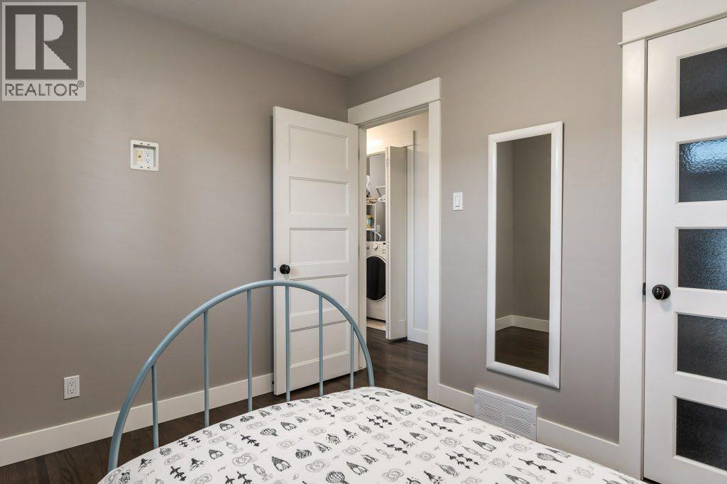 9504 3 Street SE - 16