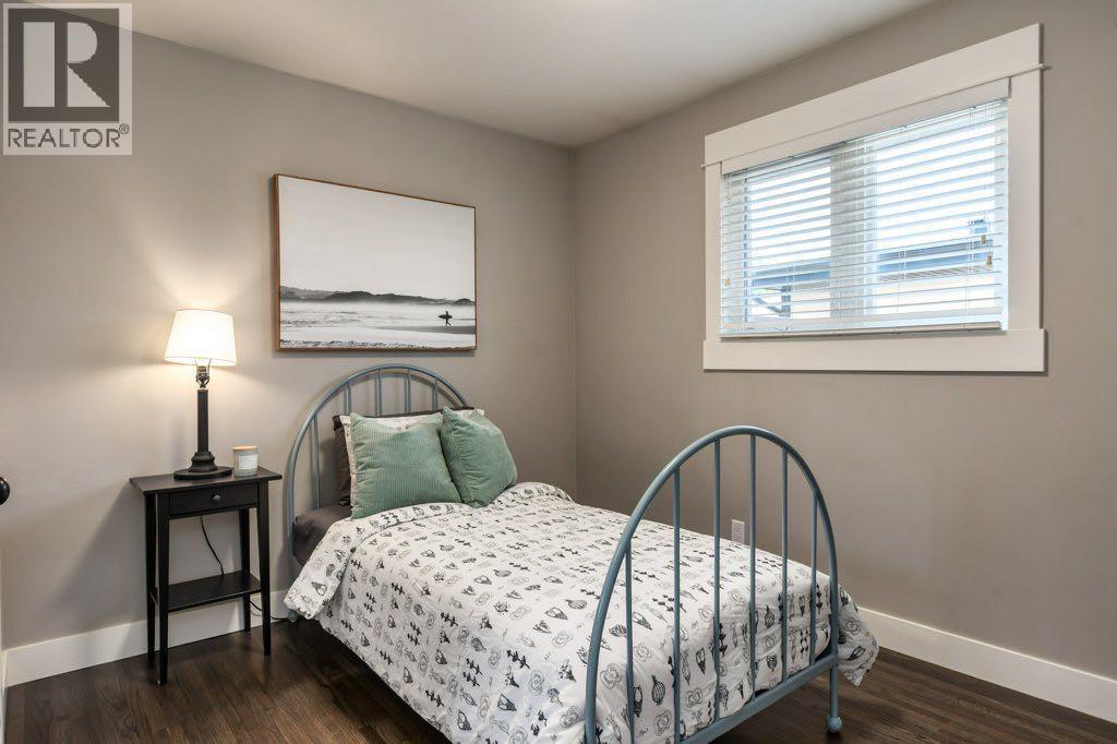 9504 3 Street SE - 15