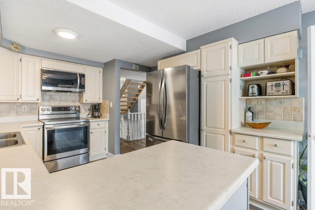 7 WHITEOAKS ES, Woodlands (St. Albert), St. Albert photo 4