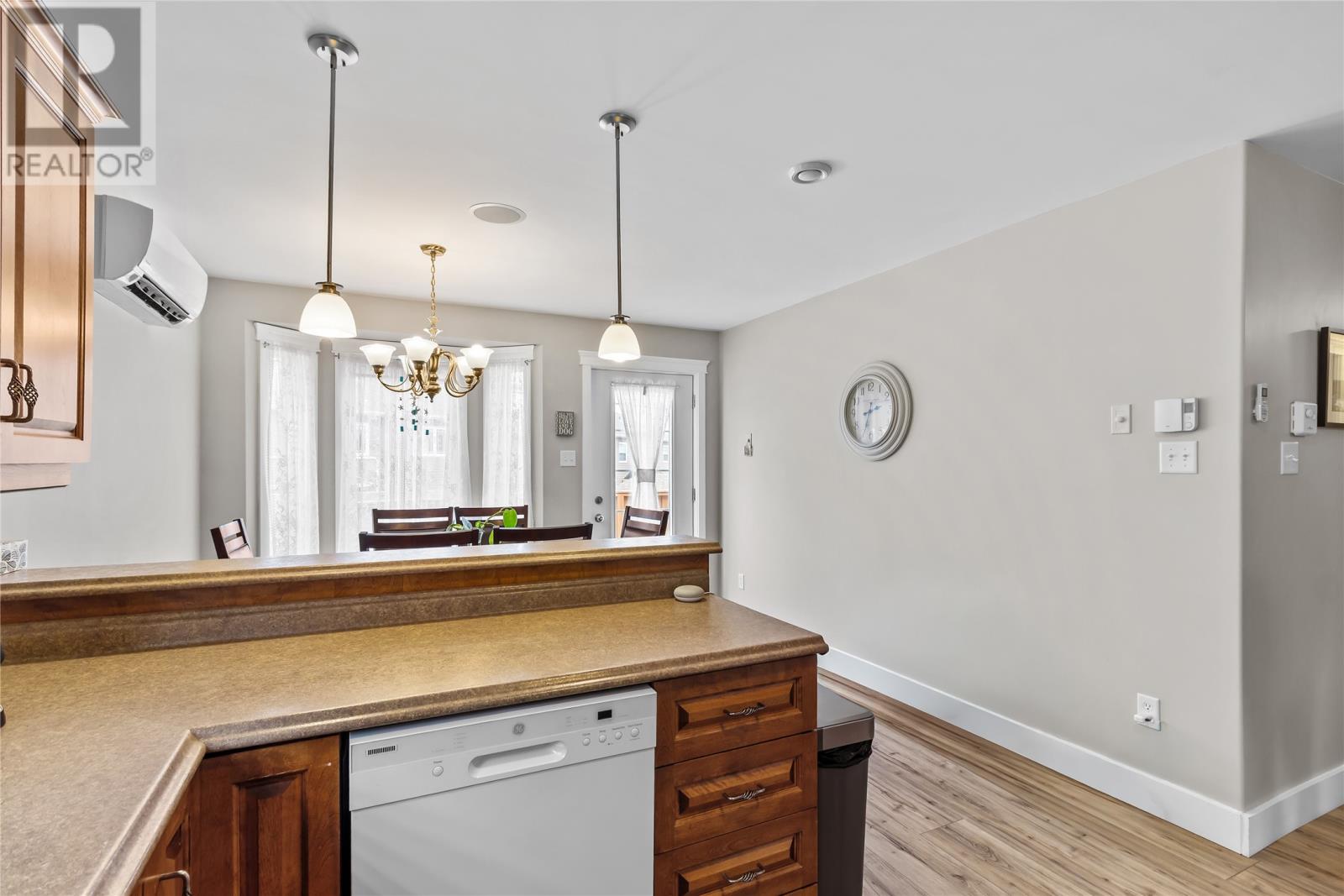 185 Elizabeth Drive - 8