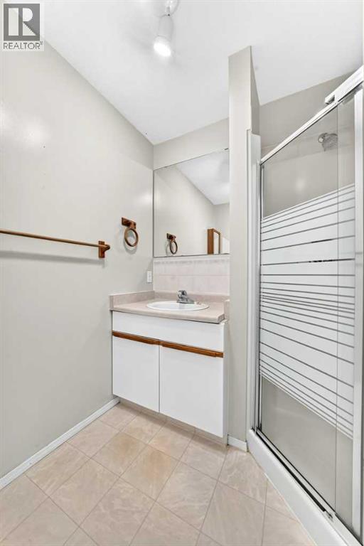 5 23 Avenue Close - 17