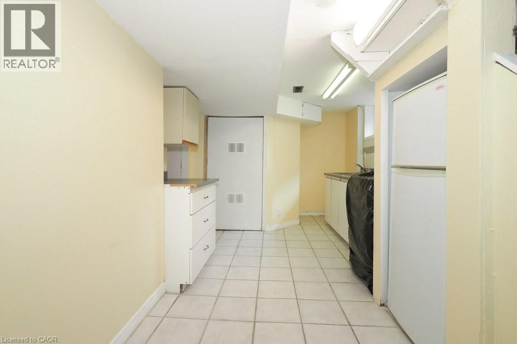 223 WELLINGTON Street N - 20