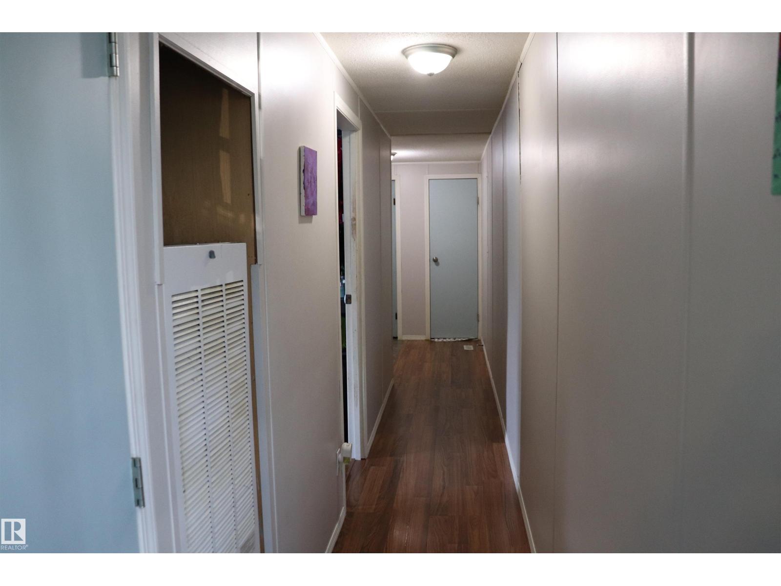 #54 4202 45 ST - 5