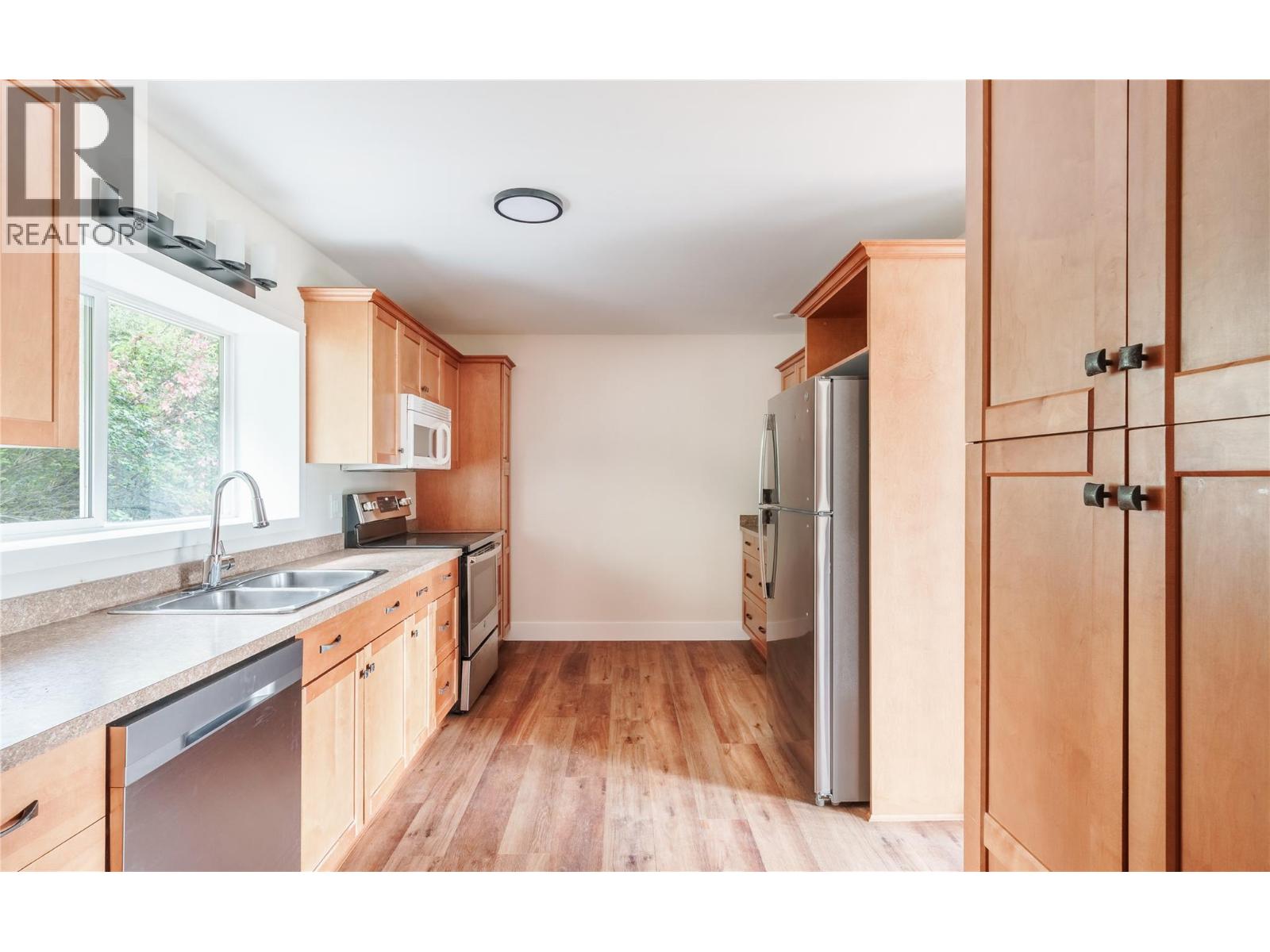1231 1 Street SE - 8
