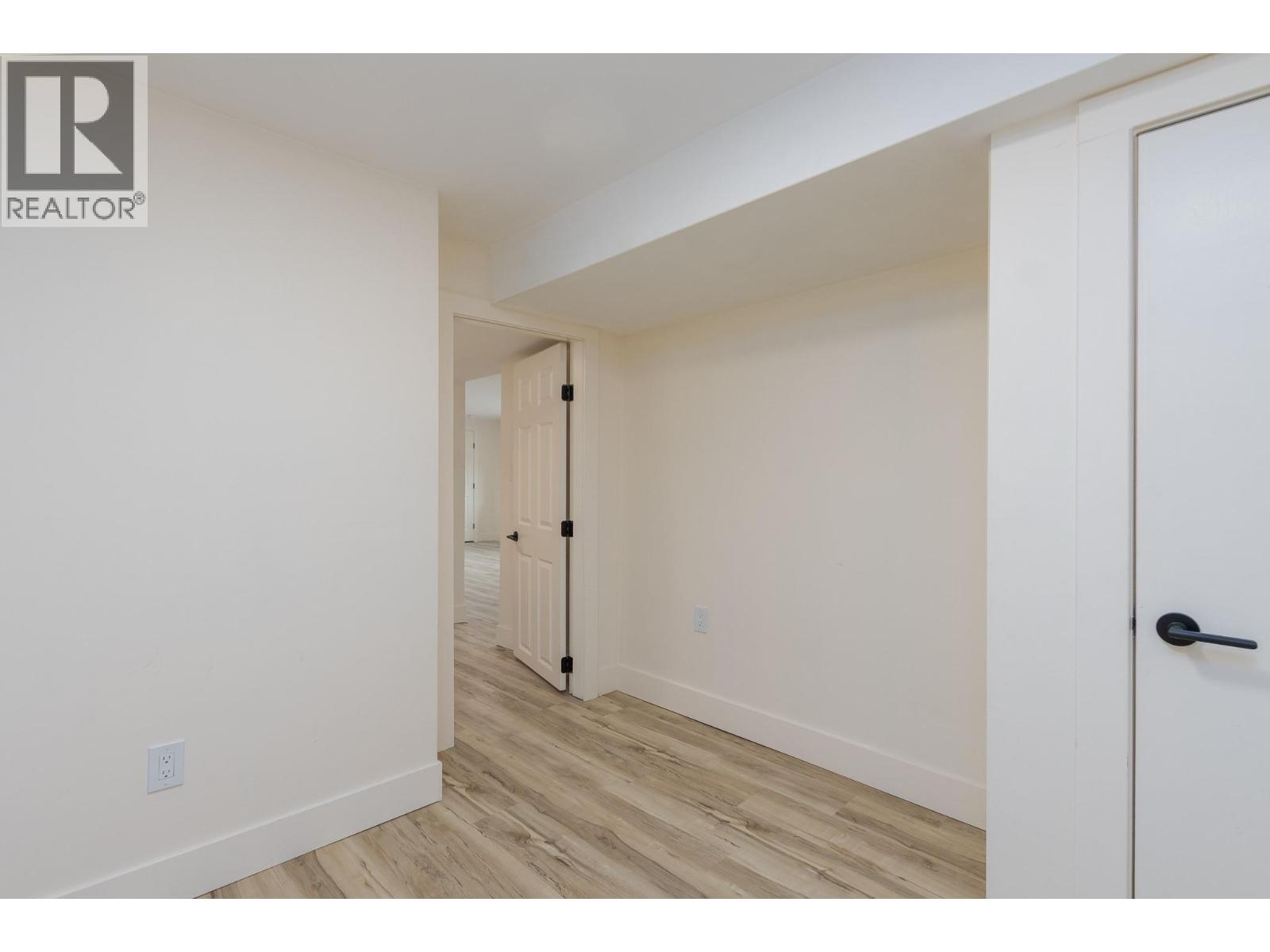 1231 1 Street SE - 32